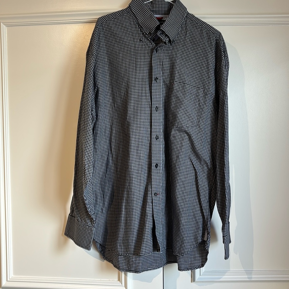 Men’s Tommy Hilfiger button-down cotton shirt, size L